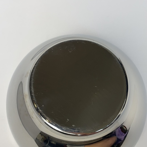 Hammered Metal Double Wall Round Decorative Bowl 9” x 5.5” - Picture 4 of 9